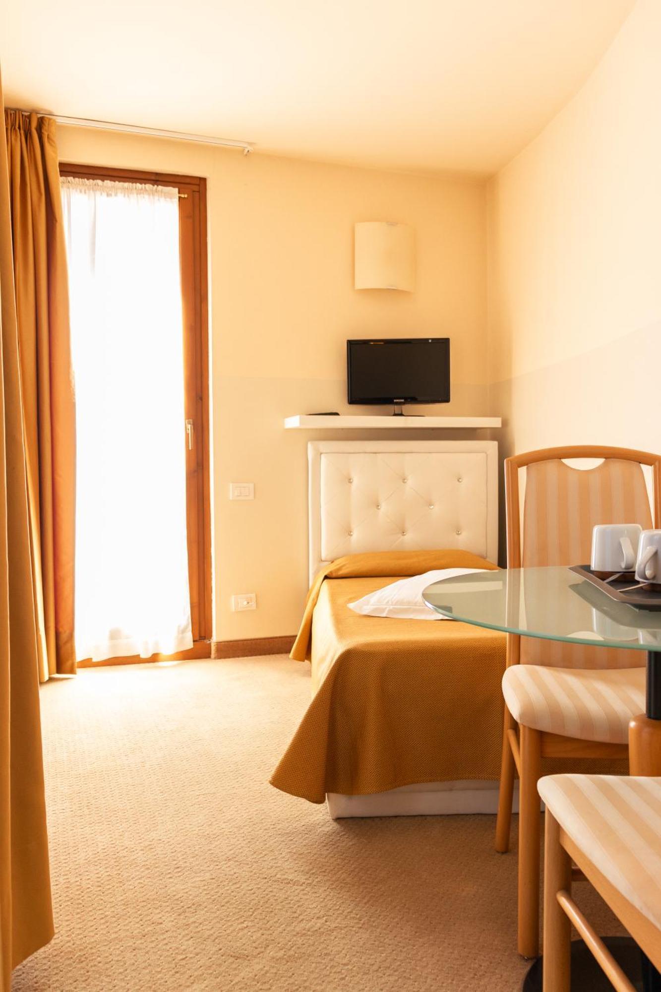 Dependance Silvestro Hotel Garda  Exterior foto